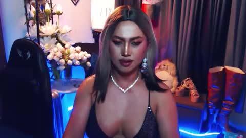 Snapshot of reigning_ivy chatting on March 27, 4:07 am Red Ivy online show from March 27, 4:07 am