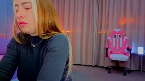 reina cummings online show from October 20, 6:03 am