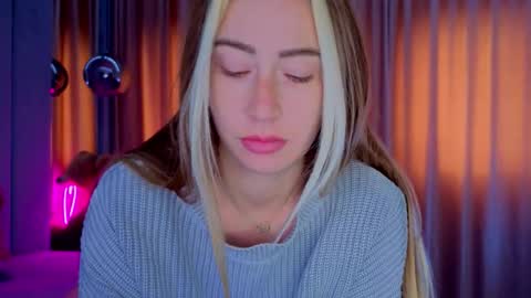 reina cummings online show from October 28, 6:50 am