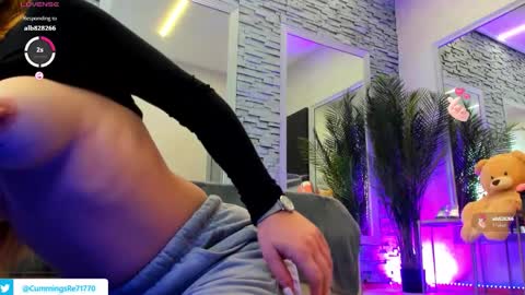 reina cummings online show from February 19, 7:59 am