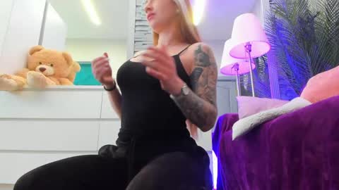 reina cummings online show from May 8, 6:52 am