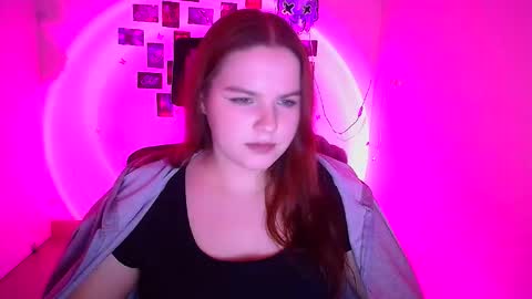 Reina online show from February 6, 12:41 pm