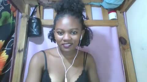 Snapshot of reinechi chatting on May 11, 1:17 pm Reinechi online show from May 11, 1:17 pm