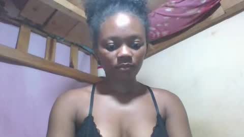 Snapshot of reinechi chatting on May 12, 4:53 am Reinechi online show from May 12, 4:53 am