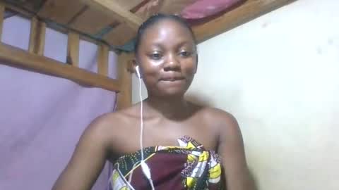 Snapshot of reinechi chatting on May 26, 5:03 am Reinechi online show from May 26, 5:03 am