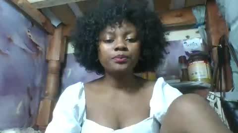 Snapshot of reinechi chatting on June 29, 10:15 am Reinechi online show from June 29, 10:15 am