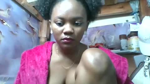 Snapshot of reinechi chatting on July 2, 7:09 pm Reinechi online show from July 2, 7:09 pm