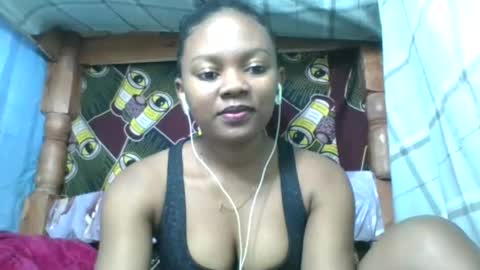 Snapshot of reinechi chatting on July 8, 7:13 am Reinechi online show from July 8, 7:13 am