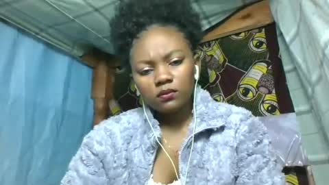 Snapshot of reinechi chatting on July 10, 7:34 am Reinechi online show from July 10, 7:34 am