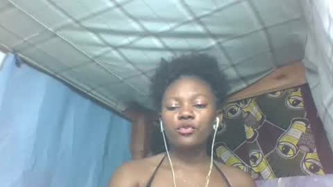 Snapshot of reinechi chatting on July 10, 7:38 pm Reinechi online show from July 10, 7:38 pm