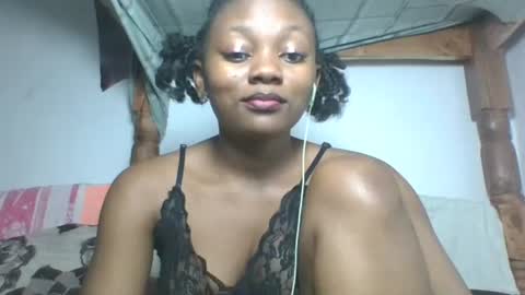 Snapshot of reinechi chatting on July 16, 8:15 pm Reinechi online show from July 16, 8:15 pm