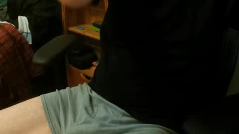 Snapshot of relyk90 chatting on April 5, 8:39 pm Relyk90 online show from April 5, 8:39 pm