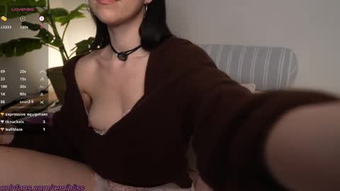 Snapshot of remibliss chatting on March 30, 12:55 am Remi online show from March 30, 12:55 am