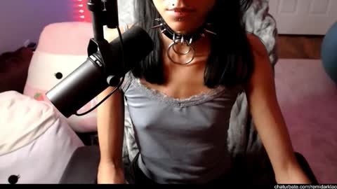 Snapshot of remidarklace chatting on January 12, 12:23 pm remidarklace online show from January 12, 12:23 pm