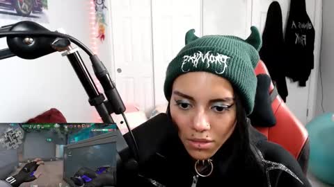 Snapshot of remidarklace chatting on January 27, 5:37 pm remidarklace online show from January 27, 5:37 pm