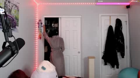 Snapshot of remidarklace chatting on February 4, 11:59 pm remidarklace online show from February 4, 11:59 pm