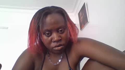 Snapshot of remmy_luna chatting on April 11, 10:19 am Remmy luna online show from April 11, 10:19 am