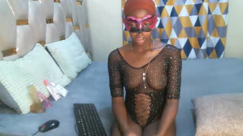 remmyqueen online show from May 7, 3:50 pm