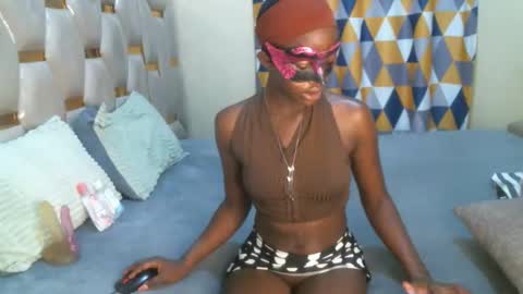 remmyqueen online show from May 11, 2:12 pm
