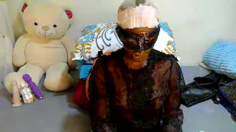 remmyqueen online show from May 12, 10:34 am