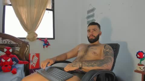 Snapshot of remy_sten chatting on December 5, 8:55 pm Rmy Steen online show from December 5, 8:55 pm