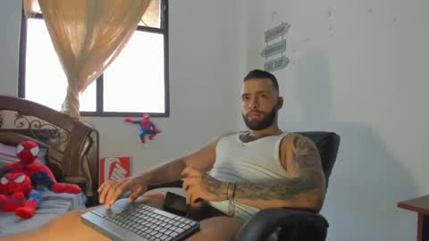 Snapshot of remy_sten chatting on December 21, 9:36 pm Rmy Steen online show from December 21, 9:36 pm