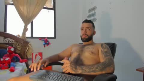 Snapshot of remy_sten chatting on January 3, 9:57 pm Rmy Steen online show from January 3, 9:57 pm