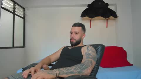 Snapshot of remy_sten chatting on January 8, 9:01 pm Rmy Steen online show from January 8, 9:01 pm