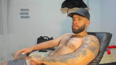 Snapshot of remy_sten chatting on February 2, 3:21 am Rmy Steen online show from February 2, 3:21 am