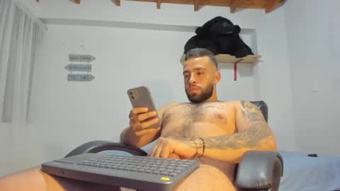 Snapshot of remy_sten chatting on March 1, 3:32 am Rmy Steen online show from March 1, 3:32 am