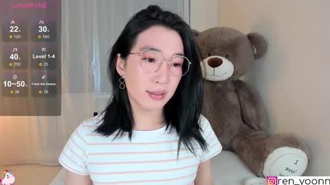 Snapshot of ren_yoonn chatting on March 15, 9:15 am Ren online show from March 15, 9:15 am