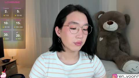 Snapshot of ren_yoonn chatting on May 16, 4:53 am Ren online show from May 16, 4:53 am