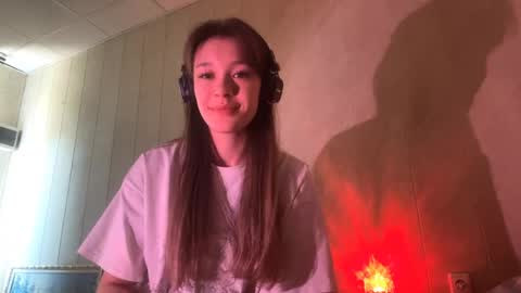 Rena online show from May 8, 11:37 am