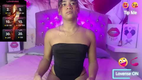 RENATA VALENTINA online show from May 11, 12:00 pm