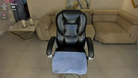 Renata Reyes online show from April 2, 9:34 pm