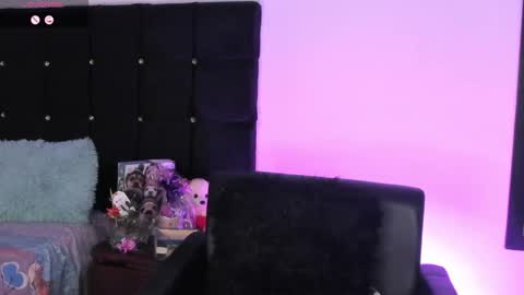 renatawilsom online show from May 16, 11:25 pm