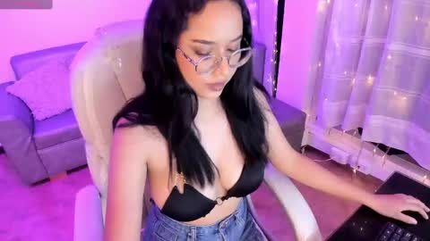 renaxi_smith online show from January 12, 1:11 am