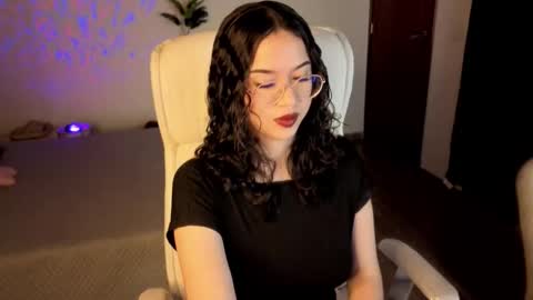 renaxi_smith online show from October 3, 8:28 pm