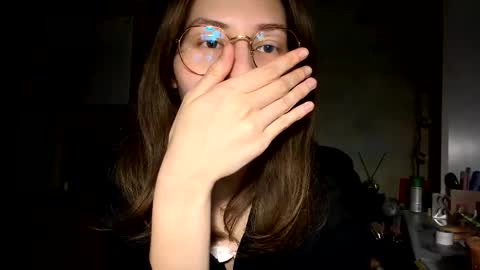 Snapshot of renayreisdorf chatting on March 17, 4:21 pm Mia online show from March 17, 4:21 pm