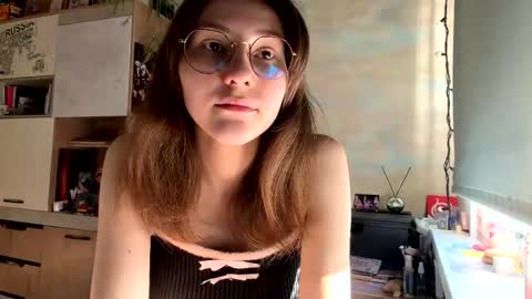 Snapshot of renayreisdorf chatting on March 23, 1:15 pm Mia online show from March 23, 1:15 pm