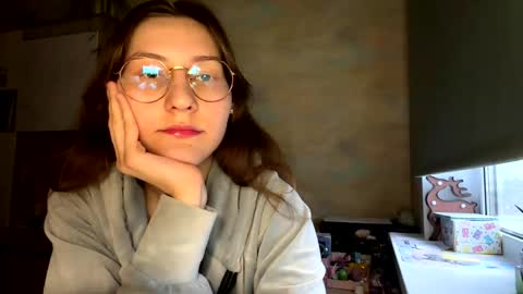 Snapshot of renayreisdorf chatting on April 6, 3:13 pm Mia online show from April 6, 3:13 pm