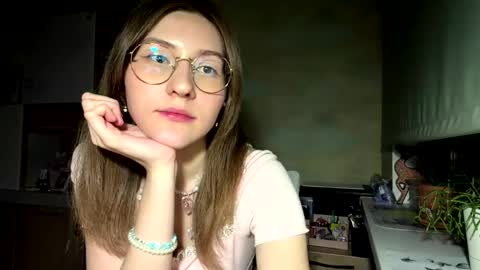 Mia online show from April 23, 6:21 pm