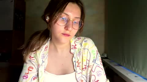 Mia online show from May 14, 4:47 pm