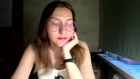 Mia online show from May 16, 4:39 pm