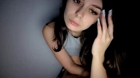 Snapshot of renee_loah chatting on November 7, 10:21 pm renee_loah online show from November 7, 10:21 pm