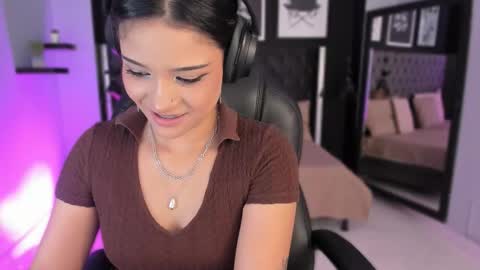 Renee Shelby online show from March 14, 8:36 pm