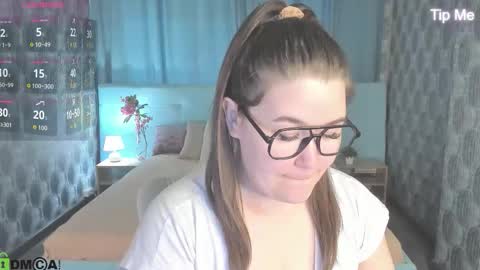 Snapshot of renee_turner chatting on September 22, 8:16 am renee_turner online show from September 22, 8:16 am