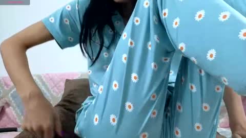 Rena online show from May 22, 3:13 am