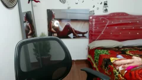 Snapshot of renesmee_tanner chatting on January 17, 4:39 am renesmee tanner online show from January 17, 4:39 am