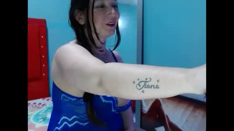 renesmee tanner online show from September 25, 5:00 am